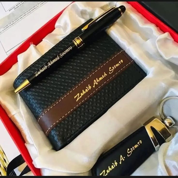 Customized Wallet and Keychain Set